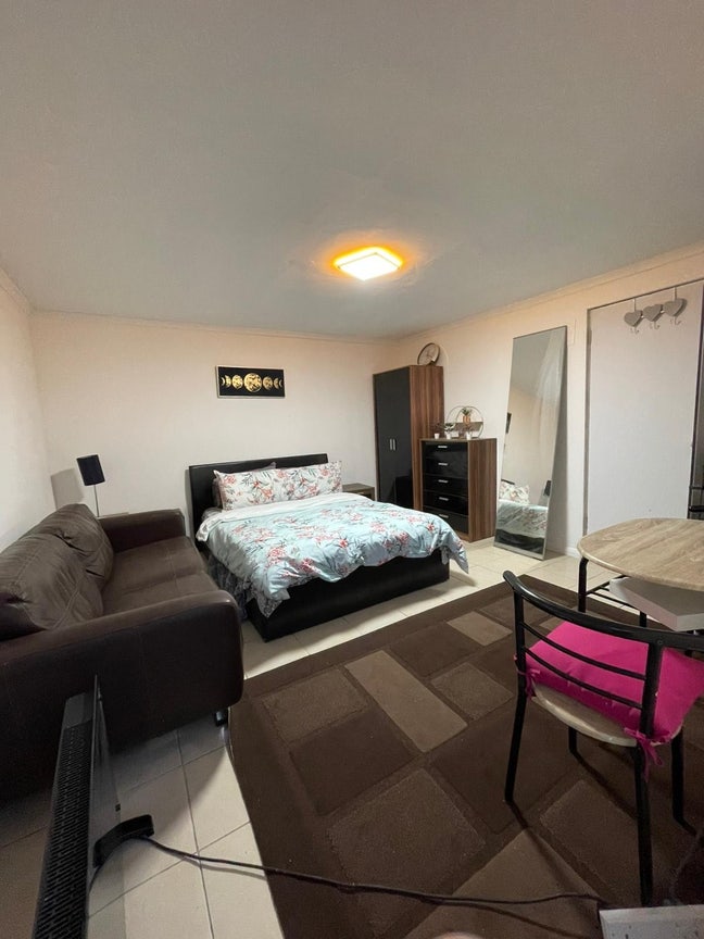 🌟Newly renovated Self-Contained Garden Studio-  Main Photo