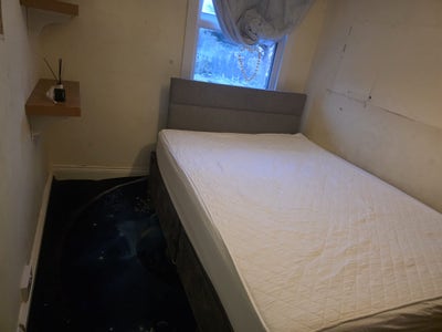A clean room and well furnished available  Main Photo