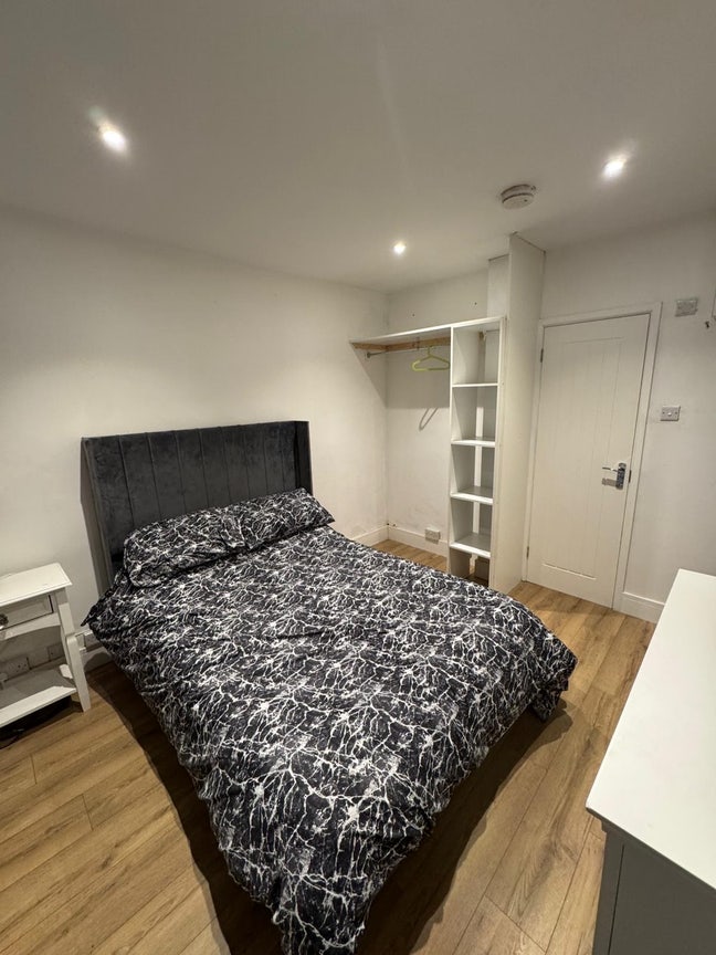  En-suite Room to Rent  Main Photo