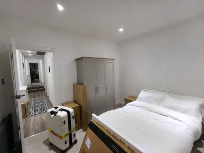 1 BED FLAT - &pound;850 Main Photo