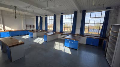 One Spacious Room Available – Victorian Building Main Photo