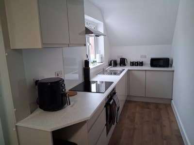 🌟 Newly Refurbished En-Suite Rooms in 5-Bed share Main Photo