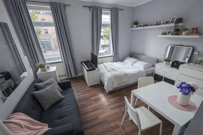 🏡 Studio E1 | Bills Included | Great Location Main Photo