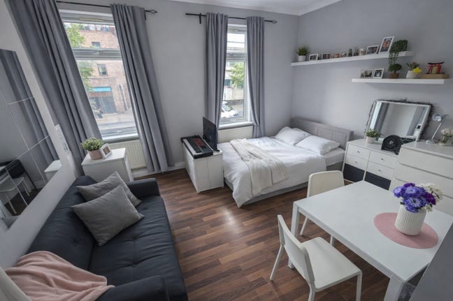 🏡 Studio E1 | Bills Included | Great Location Main Photo