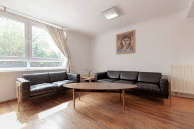 Double Bed in a Spacious Garden Flat SW11 Main Photo