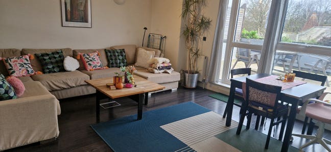 Double Room available in modern & spacious flat Main Photo