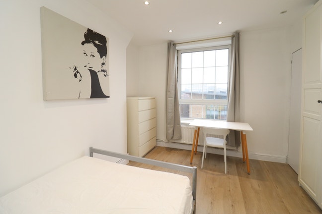 ⚡ Dlr on Your Doorstep! Room in Poplar (E14) ⚡ Main Photo