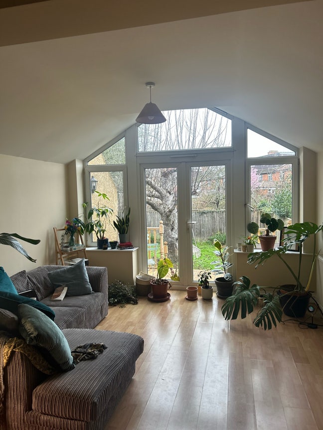 Spacious En-Suite with Private Balcony Main Photo