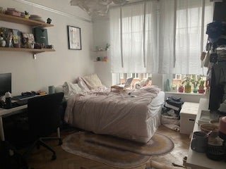 Large room in all female flat! Main Photo