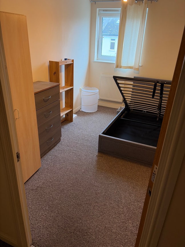 Room near Stratford available  Main Photo