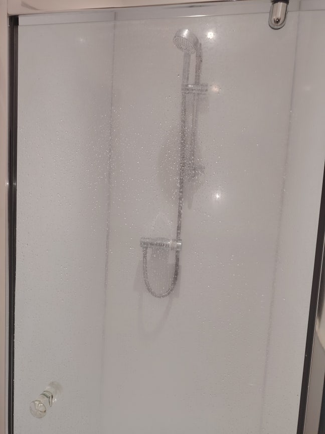 Central Double En-Suite Main Photo