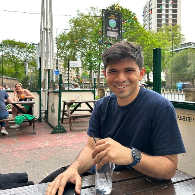 Professional Male seeks a single or double room Main Photo