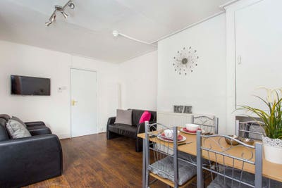 🤩🚨 Double Room Avail Now!! 💜 Bills Incl & Wifi Main Photo