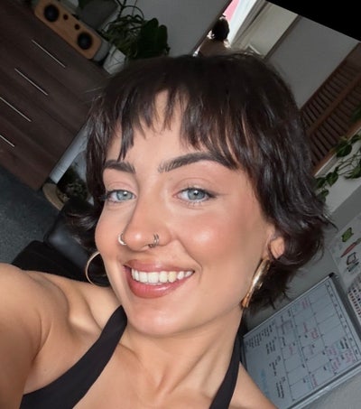 Female tenant looking for female house share! Main Photo