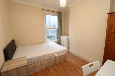 Book Asap - Top Furnished Room in Canary Wharf!!  Main Photo