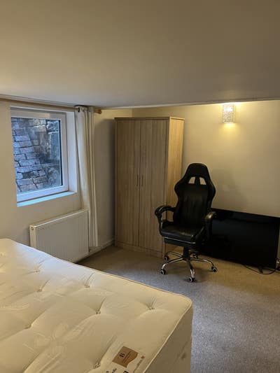 Large Rooms in Brand New Renovation Main Photo