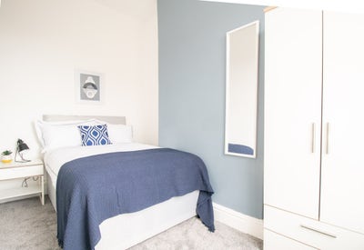 Ensuite room ground floor Main Photo
