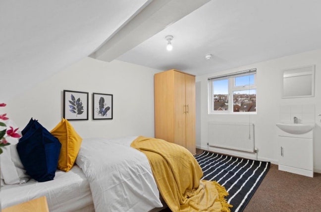 Large Double Rooms!! No Deposit ⭐️⭐️ Main Photo