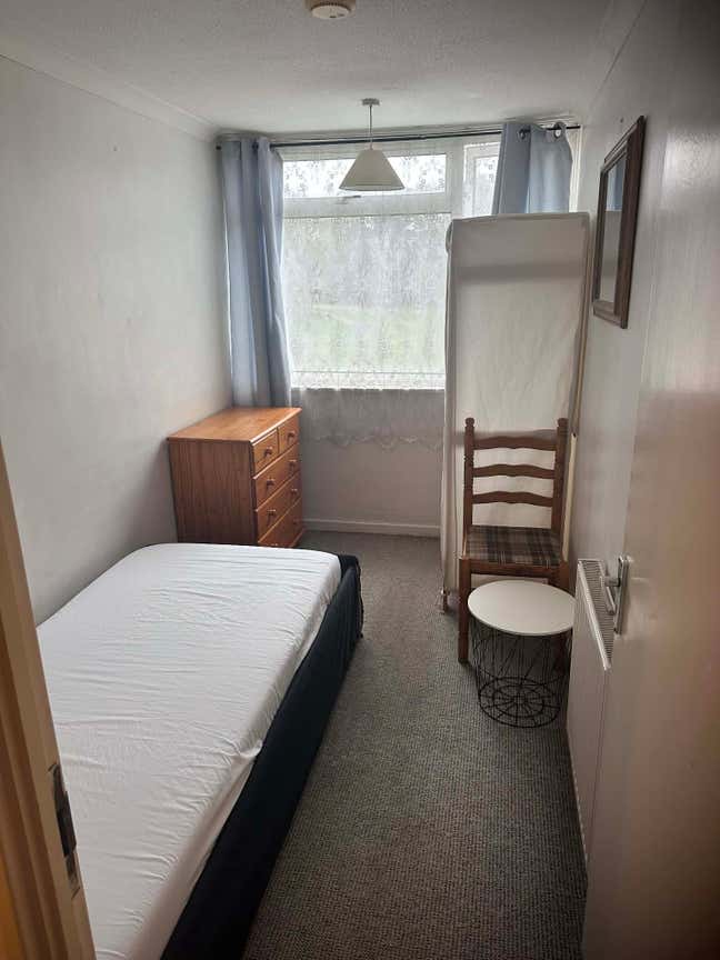 Single Room For Rent in shared house Main Photo