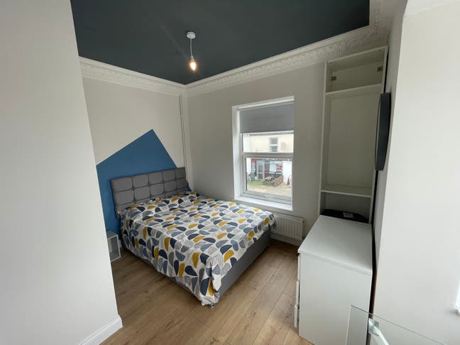 Double En-suite Room with Parking NR3 (128AM-J) Main Photo
