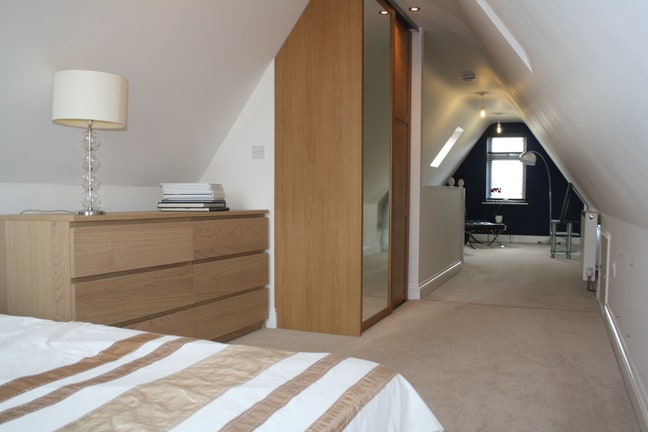 En suite Dble  I Large bedroom, & own lounge Main Photo