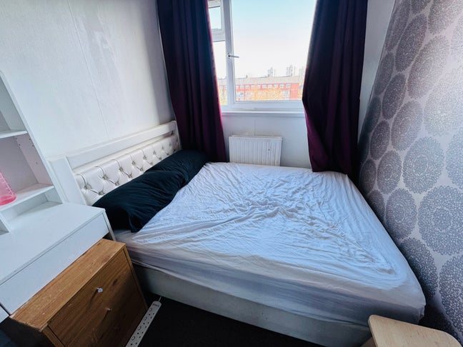 Double Bedroom Available Walworth rd Muslim House Main Photo