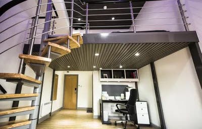 Mezzanine Apartment with Bedroom in the Heart of C Main Photo