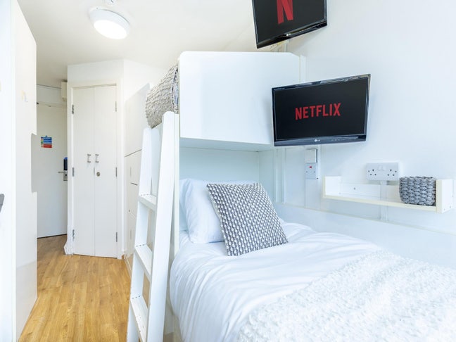 Twin Ensuite in Chelsea, King’s Road  Main Photo