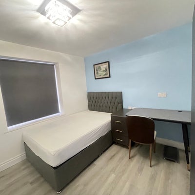 Ensuite Room for Students Only Main Photo