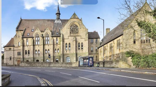 Lovely En suite room bills included Main Photo