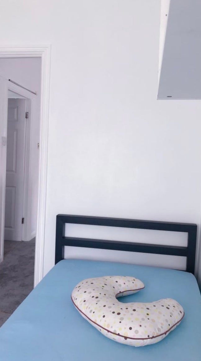 Single room available near Uxbridge  Main Photo