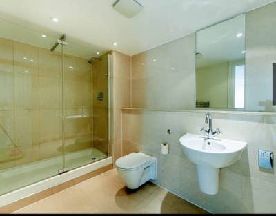 Room to ren Main Photo