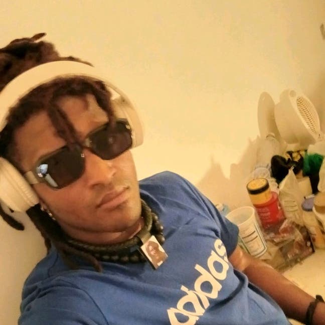 24 year old Male seeks a single or double room Main Photo