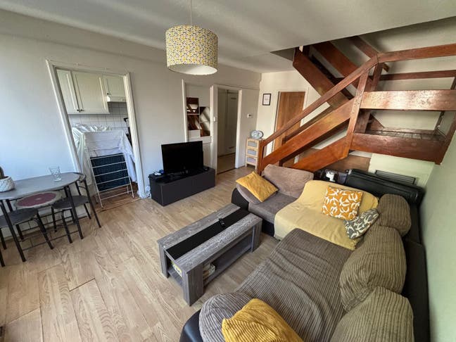 Great double room near Clapham Junction Main Photo