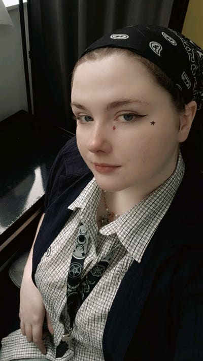 Looking for a room that allows cats Main Photo