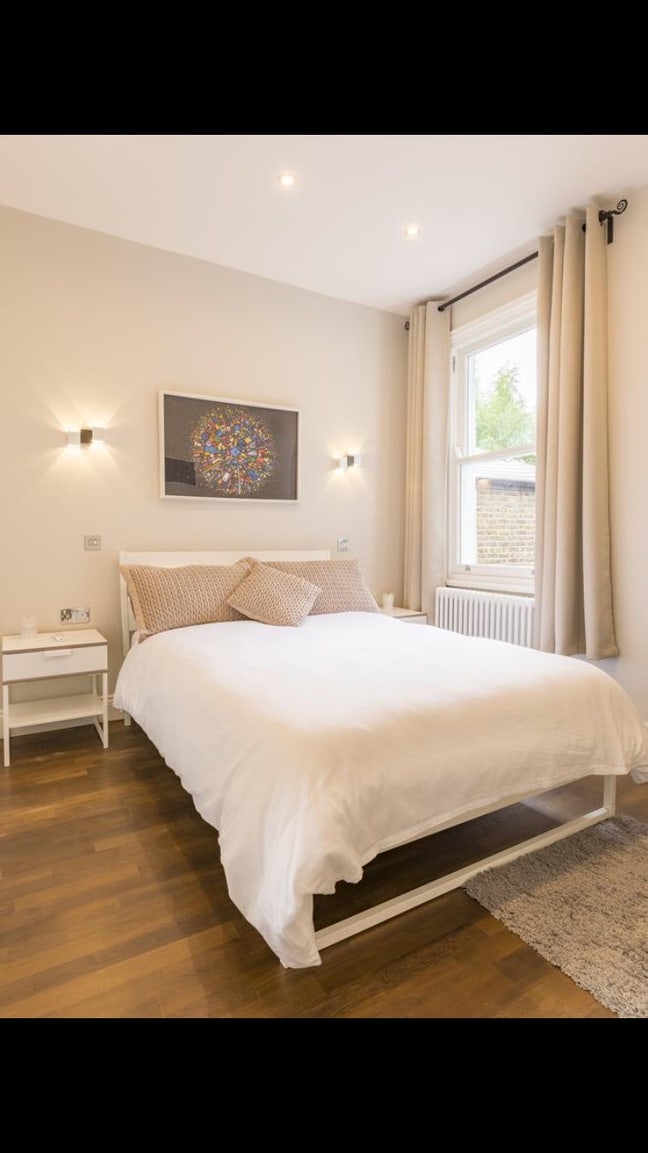 Bright Double  Ensuite Bedroom in friendly  House  Main Photo