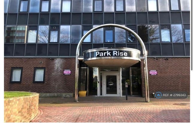 Room in a newly refurbished flat Main Photo