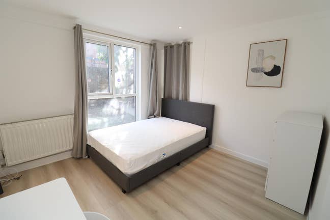 Brand New Property-Next to Piccadilly&Victoria Lin Main Photo