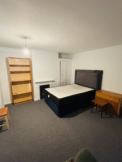 Fantastic Double Room available Immidiately  Main Photo