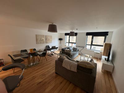 Looking for a flatmate  Main Photo