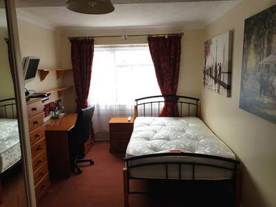 House share (including bills) with weekly cleaning Main Photo