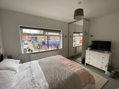 Double Bedroom on crookes high street  Main Photo