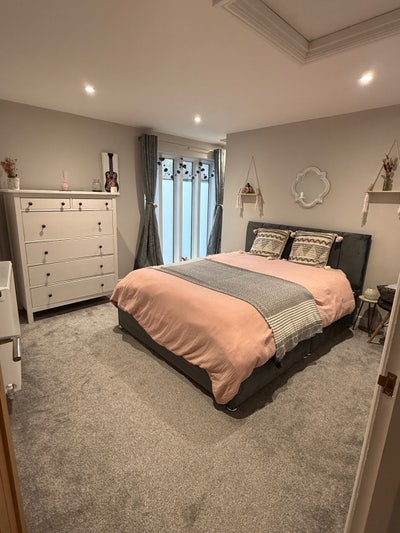 1 Double Bedroom in shared flat,  with one other  Main Photo