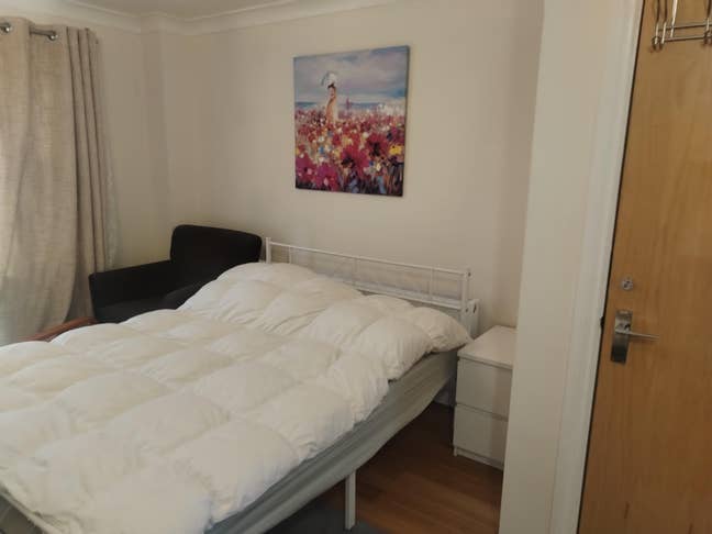 Last room / private toilets & shower Main Photo