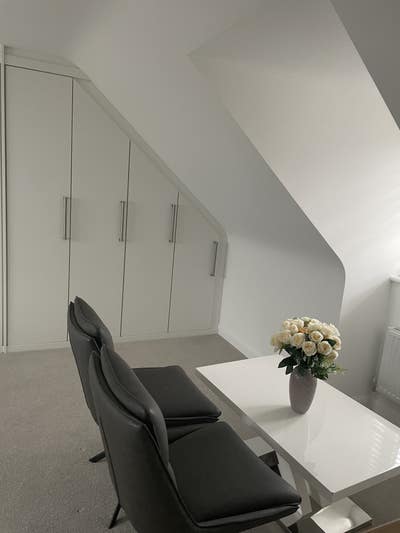 Big room on its own floor, in a newly built house Main Photo