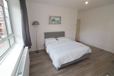 4 Beautiful Rooms - White city - Central Line !!! Main Photo