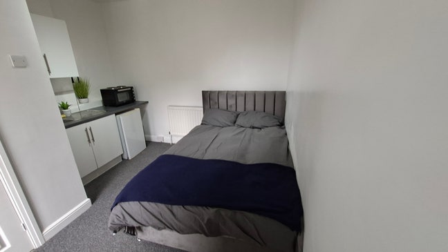 Studio Room with En-Suite Bills included Main Photo