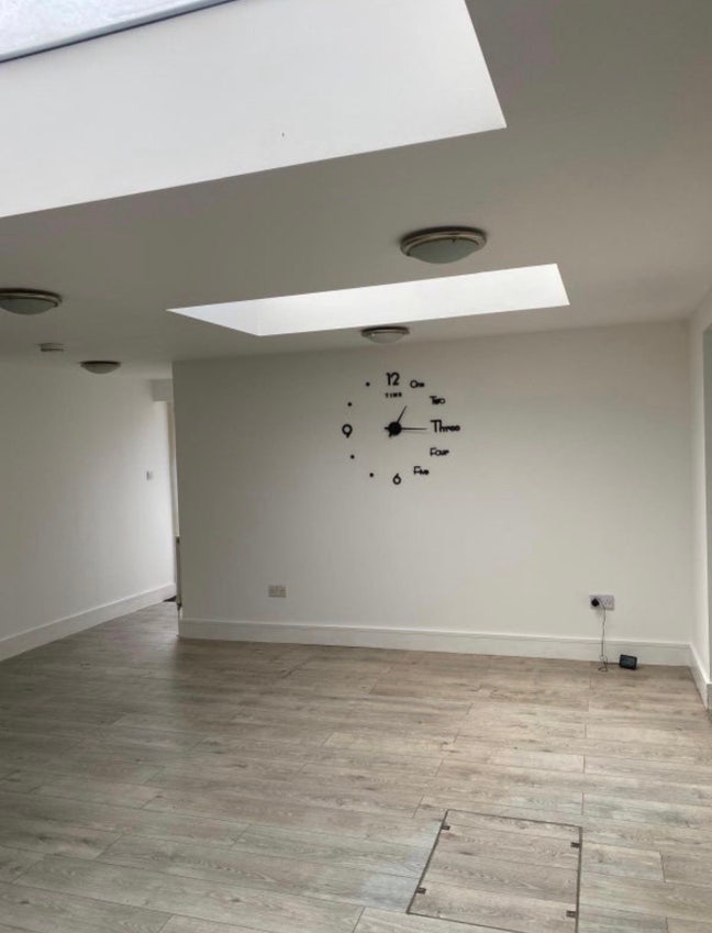 Looking for a female flatmate preferably  Main Photo