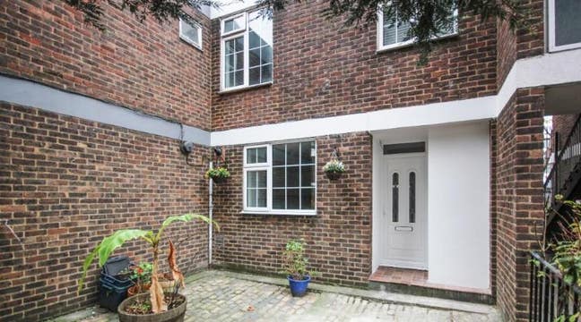 Massive Double Room Next  Station( All Bill Includ Main Photo