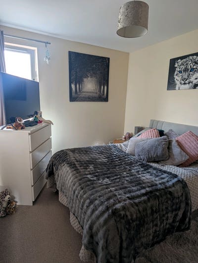 Double room with private bathroom in Dennistoun Main Photo